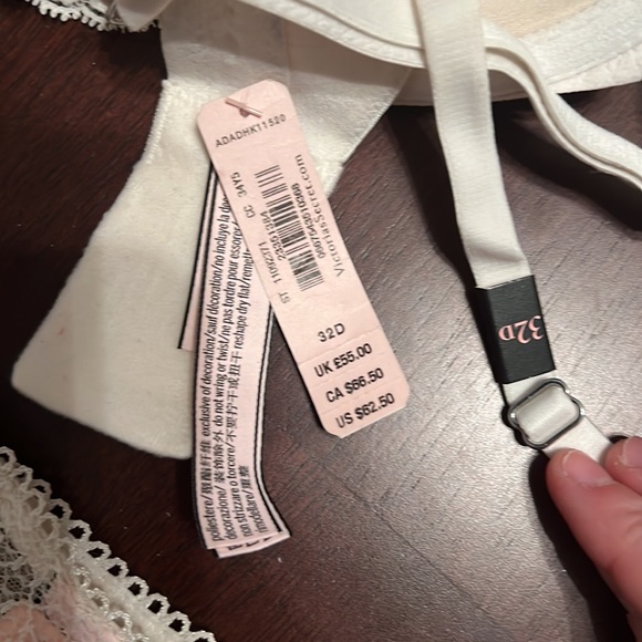 VS Dream Angels bra only - Picture 3 of 6